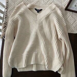 Vera Wang Vintage Cream Sweater size XS/S